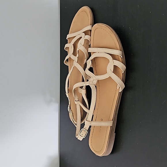 Sandals - Picture 2 of 4